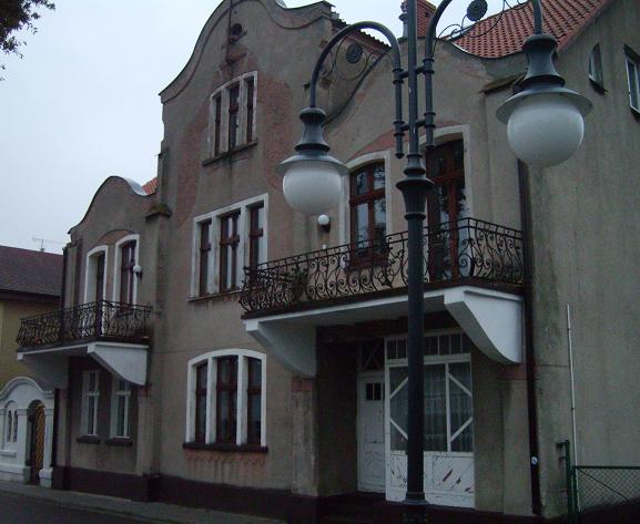 Archiwalne ujęcie domu przy Środkowej 6 z gminnej karty ewidencyjnej sporządzonej w 2010 roku